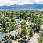 3Br Of Downtown King Bed, Dining, Has It All!
