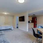 Bright & Cozy Studio Apartment In Colorado Springs