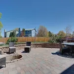 Mtn Views, Quiet Oasis/King Beds+Centrally Located