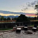 Mtn Views, Quiet Oasis/King Beds+Centrally Located