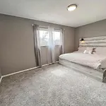 Pet Friendly Close To All Attractions. Mtn Views!