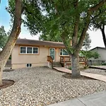 North Of Sodermann Park Centrally Located 2/1 Upstairs Of House