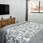 Lovely 2 Bedroom! Close To All In A 4Plex