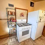 Full Kitchen,Close To Downtown And Family Friendly