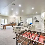 Estate With Indoor Pool And Decks About 25 Mi To Dtwn