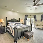 Estate With Indoor Pool And Decks About 25 Mi To Dtwn