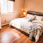 Pet Friendly 2 King Beds Af Academy Sleeps 12
