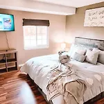 Pet Friendly 2 King Beds Af Academy Sleeps 12