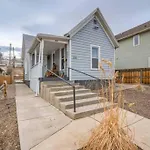 2 Bedroom* Minutes From Downtown *Firepit