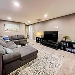Pet Friendly Close To Downtown