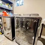 Pet Friendly Close To Downtown