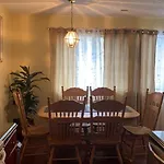 Lovely 2 Bedroom In The Heart Of Colorado Springs