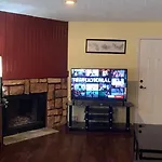 Lovely 2 Bedroom In The Heart Of Colorado Springs