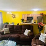 The Sunset 2-Bedroom Apartment Near Cos Airport