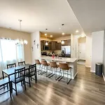 Stylish New Home Close To Downtown