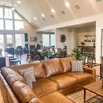 Stylish New Home Close To Downtown