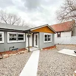 Adorable Guest Suite Central/Trendy Neighborhood