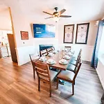 Pet Friendly/3 King Beds/Mins To Airport