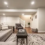 Pioneer Retreat - Downtown High-End Haven