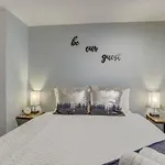 Euro Villa - Walkable Location Scenic Views