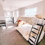 Pet Friendly W/3 Masters Suites All With En-Suite Full Bathrooms/Sleeps 11+