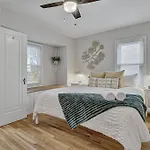 Sheridan Wildflower - Premier Spot Workcation Hub