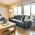 Colorado Springs Condo With Fireplace Near Downtown