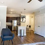 Landing Modern Apartment With Amazing Amenities