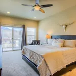 4Bd Pikes Peak Views Minutes To Hiking & Dining