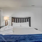 4Bd Beautiful Rooftop Mountain Views New Townhome