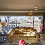 3Bd Downtown Modern Home W Hot Tub & Grill