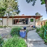 3Bd Downtown Modern Home W Hot Tub & Grill