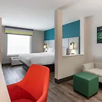 Comfort Suites Colorado Springs East - Medical Center Area