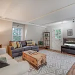 House W Detached Loft Hottub Smarttvs Selfentry Firepit