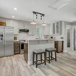 The Loft ~ Smart Tv ~ Firepit ~ Self Check-In