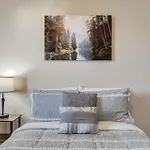 Painted Sky Corporate Oasis-Mountain View-King Bed