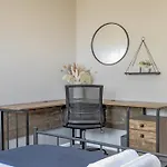 Mid-Stay - Mountain View - Pets Ok - By Nestago
