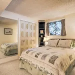 Cozy Ground Floor - Pet Friendly - Work Space