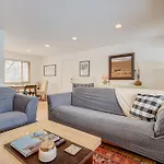 Cosmic Comfort - Pet Friendly - Fenced Yard