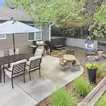 Kid Friendly Hot Tub - Hike From Backyard