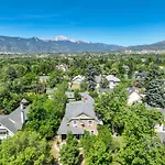 Noble Mansion 7 Bedrooms W Hot Tub Firepit & Bbq