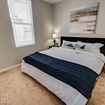 *H New!* 1 Bedroom Downtown Townhome, Newly Renovated!