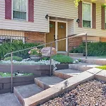 Hillside Place With Mountain Views About 8 Mi To Dtwn!