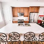 Pet Friendly New Townhome Near Everything!