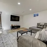 Large Pet-Friendly Sleeps 10 Near Palmer Park