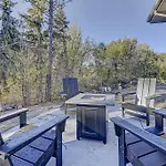 Large Pet-Friendly Sleeps 10 Near Palmer Park