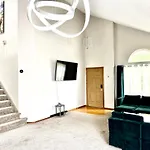 Artsy Home Close To Usafa With Fireplace And Patio