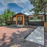 Lion Lodge - Prime Spot Game Room Hot Tub Fire Pit