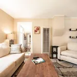 Cozy Cottage - Walk To Newest Downtown Restaurants