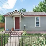 Cozy Cottage - Walk To Newest Downtown Restaurants